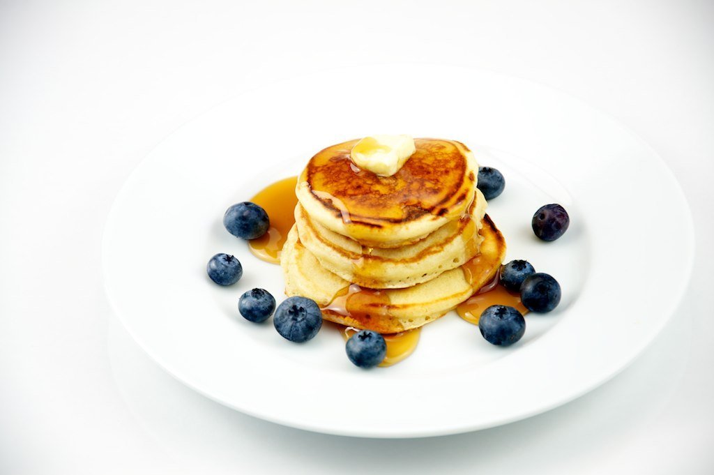 Tortitas de avena apiladas en un plato